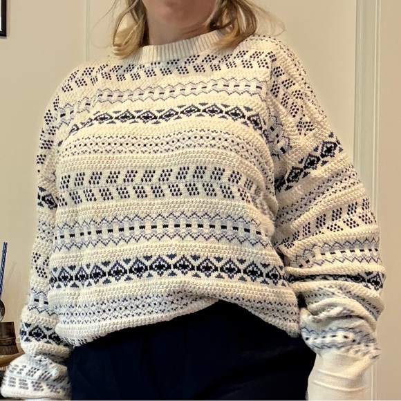 Rare vintage Hamptons Bay Patterned Cream and Blue Sweater - Picture 4 of 4